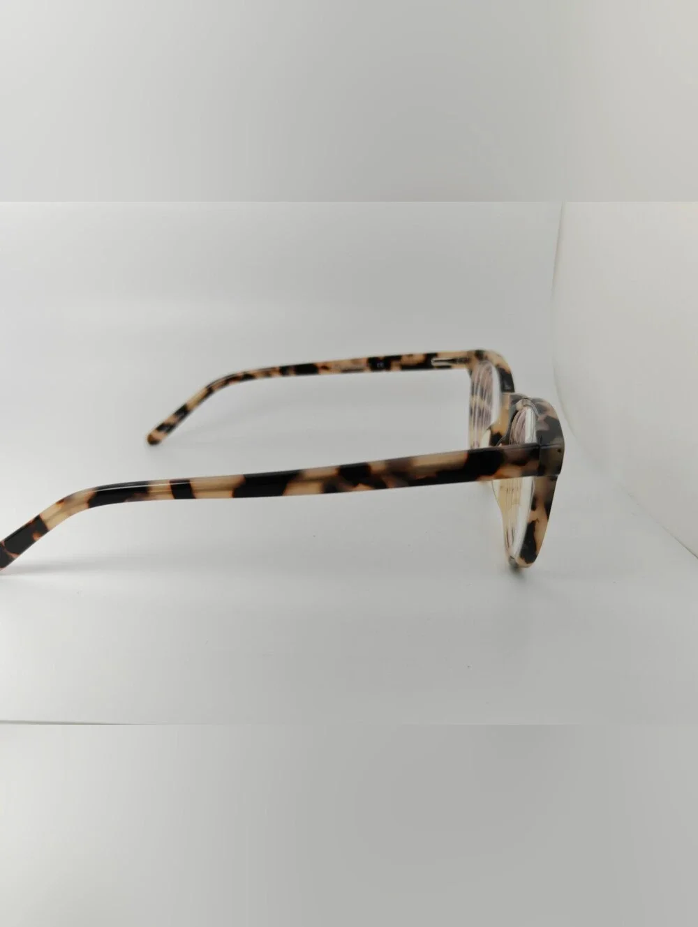 Notting Hill. Tortoiseshell Round Women's Eyeglasses. Opthalmic.